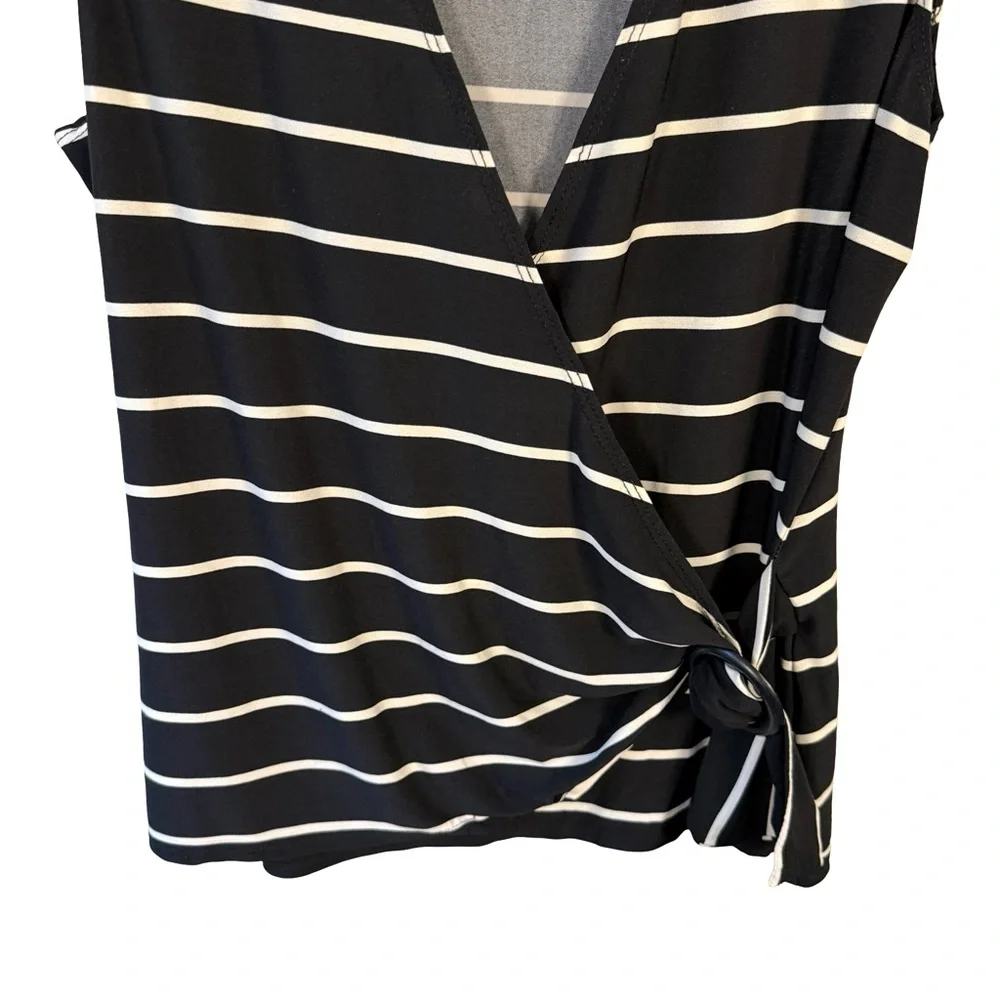 Retro Y2K Black and White Classic Striped Women's Top Size M Minimalist Casual - Picture 8 of 10